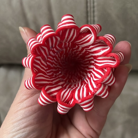 NWT 🎄🍬 RED/WHITE HOLIDAY PEPPERMINT RIBBON CANDY CHRISTMAS TREE ORNAMENT - Picture 2 of 2